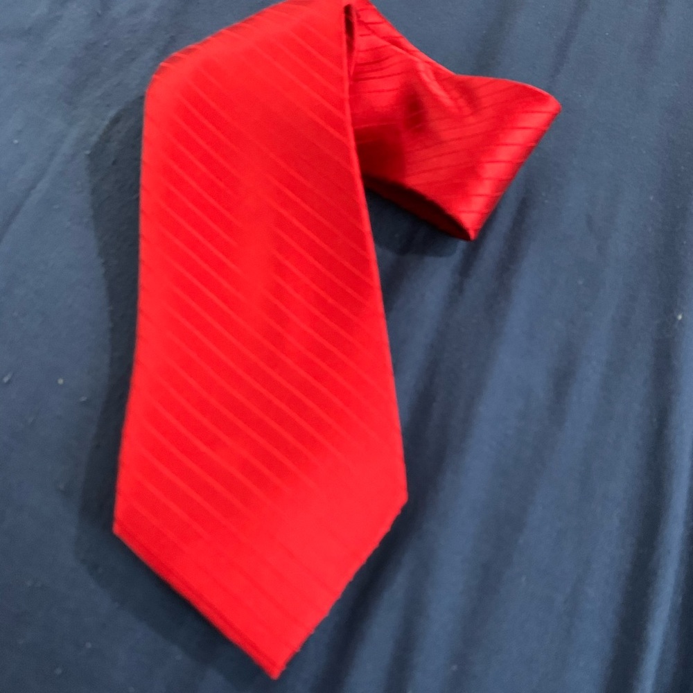 Red tie.